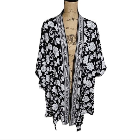 Cynthia Rowley Floral Kimono Duster Black White Flowers Cover Up Plus Size 2X - Picture 5 of 10